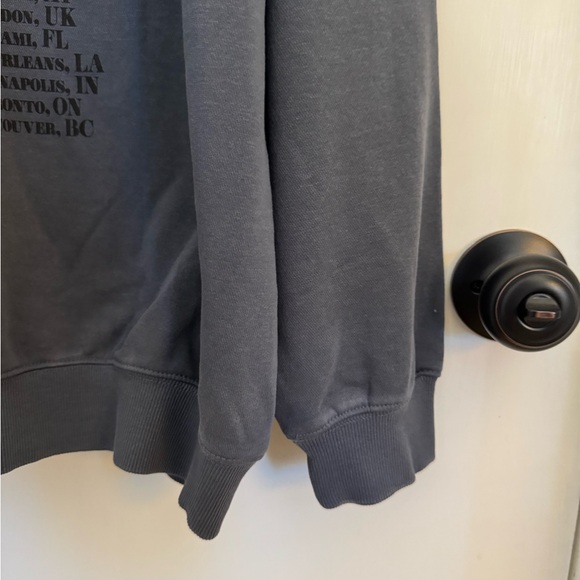 Taylor Swift Eras Tour Crewneck size XLarge - Picture 7 of 8